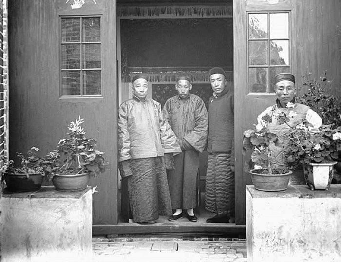 十张罕见晚清社会老照片：第六张让人不忍,太心酸！