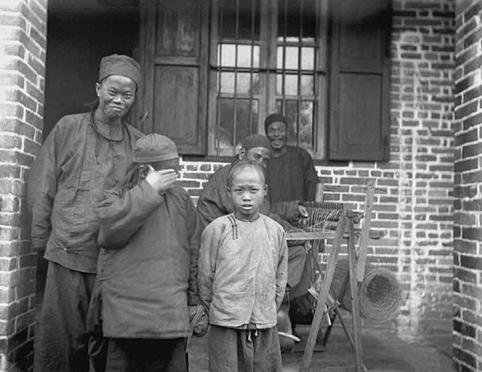 十张罕见晚清社会老照片：第六张让人不忍,太心酸！