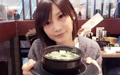 ​韩国大胃王靠嘴吃出200万粉丝，每天超强度锻炼数个小时，太硬核