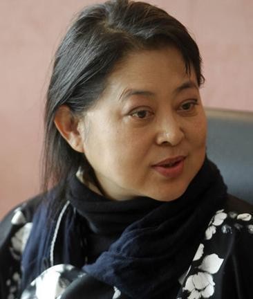 倪萍63岁近况（59岁倪萍出门靠人搀扶）(4)