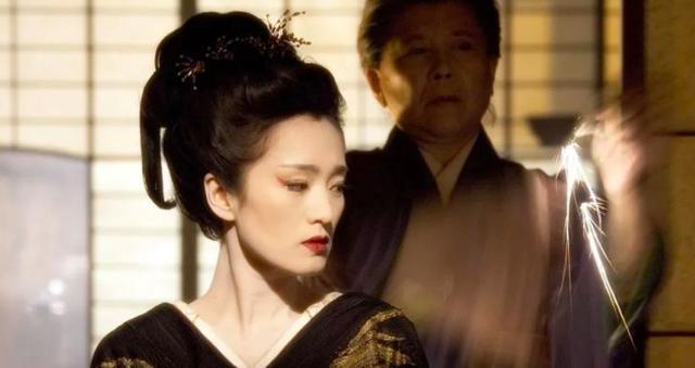 巩俐凭什么能刚金马奖？