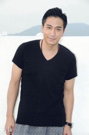 吴卓羲：TVB全盛时期御用小生，帅气演技俱佳