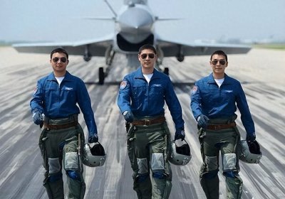 ​在我国部队中，飞行员的年薪有多少？说出来人人羡慕！