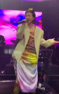 ​35岁郭采洁在派对现场蹦迪！左右摇摆动作大胆，瘦到裙子都挂不住