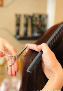 怀孕可以理发剪头吗?(怀孕早期能去理发店剪头发吗)