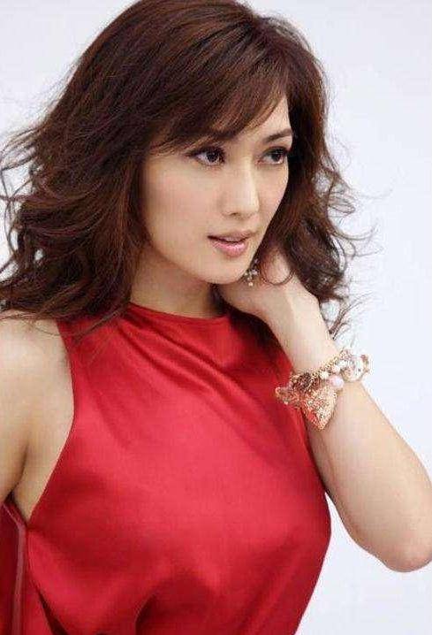 “性感女神”孟广美：43岁嫁给10亿富豪，她的人生有苦更有甜